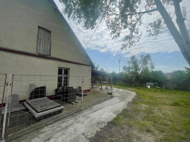 Eladó ipari ingatlan, Szolnokon 85 M Ft, 5 szobás