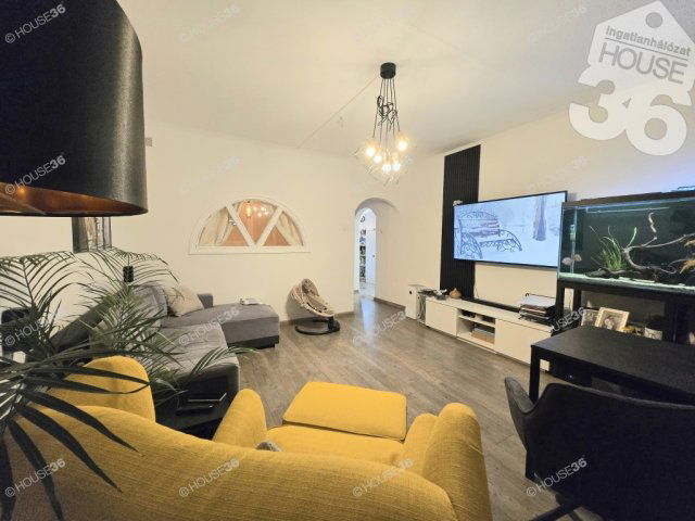 Eladó panellakás, Kecskeméten 51.5 M Ft, 3 szobás