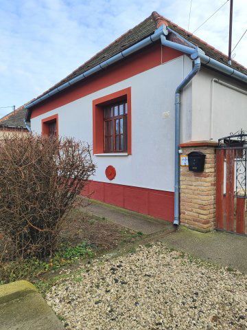 Eladó családi ház, Sióagárdon 56.5 M Ft, 3 szobás
