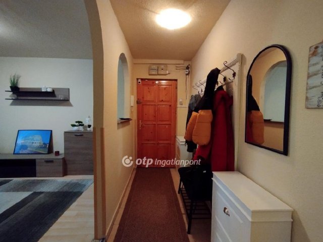 Eladó téglalakás, Székesfehérvárott 49 M Ft, 2 szobás