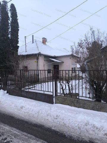 Eladó családi ház, Tiszaföldváron 13.5 M Ft, 2+1 szobás