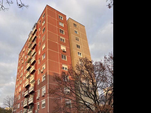 Eladó panellakás, III. kerületben, Juhász Gyula utcában