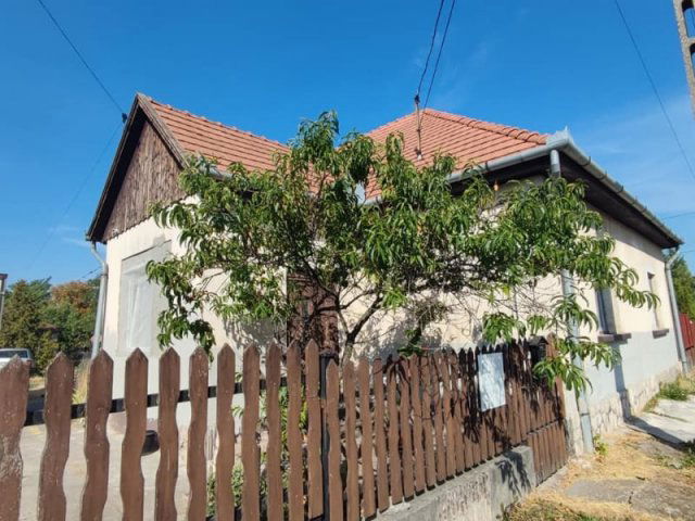 Eladó családi ház, Pilisen 44 M Ft, 5 szobás