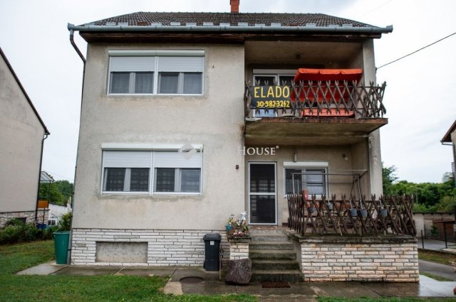 Eladó családi ház, Siklóson 78 M Ft, 6 szobás