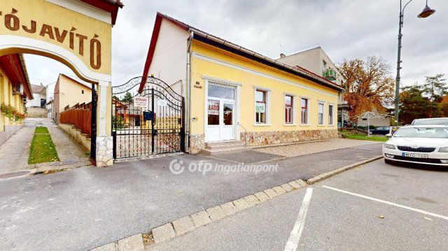 Eladó családi ház, Szerencsen 92 M Ft, 5+1 szobás