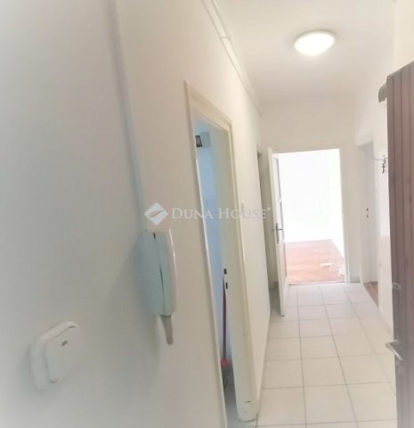 Eladó téglalakás, Sopronban 54.9 M Ft, 2 szobás