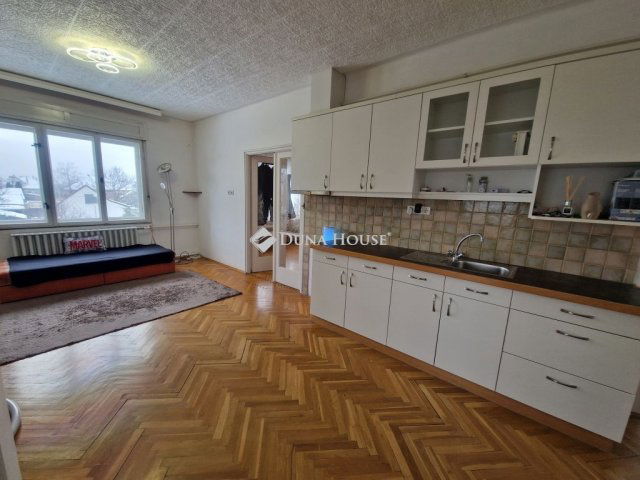 Eladó családi ház, Baján 48 M Ft, 4 szobás