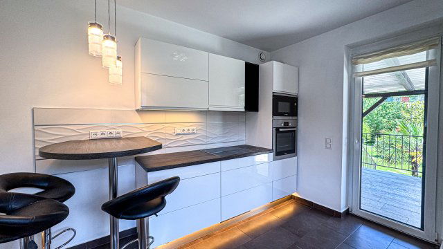 Eladó családi ház, Érden, Favágó utcában 330 M Ft, 7 szobás