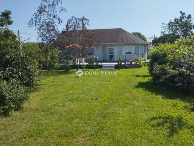 Eladó családi ház, Tiszasason 75 M Ft, 3 szobás