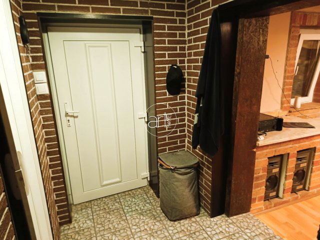 Eladó családi ház, Szegeden 44.9 M Ft, 1 szobás