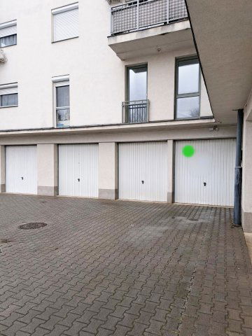 Eladó garázs, Nyíregyházán, Semmelweis utcában 6.5 M Ft