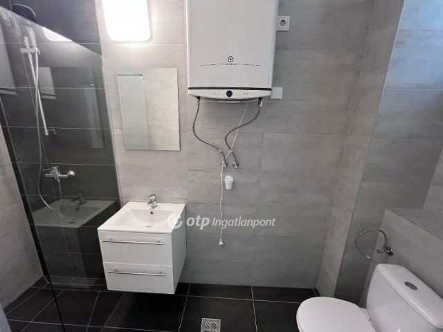 Eladó téglalakás, Szegeden 48.99 M Ft, 2 szobás