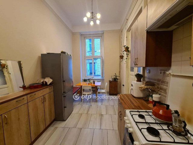 Eladó téglalakás, Budapesten, V. kerületben 79.9 M Ft, 1 szobás