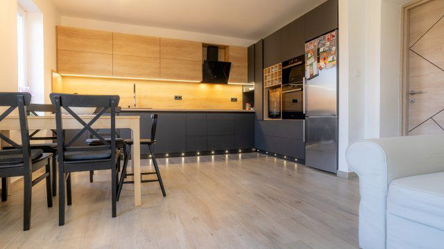 Eladó családi ház, Vecsésen 99.9 M Ft, 4 szobás