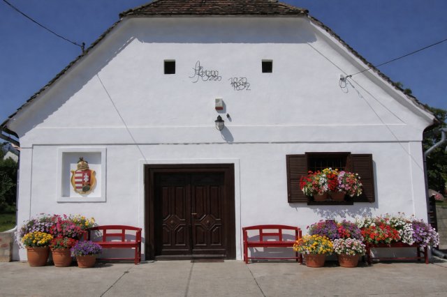 Eladó családi ház, Szekszárdon 40 M Ft, 4 szobás