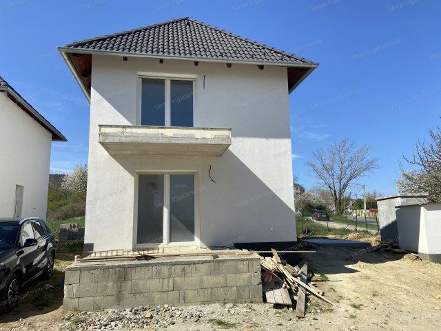Eladó téglalakás, Sopronban 46.5 M Ft, 3 szobás