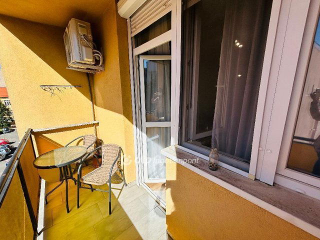 Eladó téglalakás, Debrecenben 67.8 M Ft, 1+1 szobás