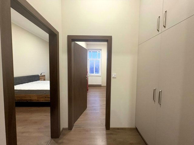 Kiadó téglalakás, albérlet, Szegeden 280 E Ft / hó, 3 szobás