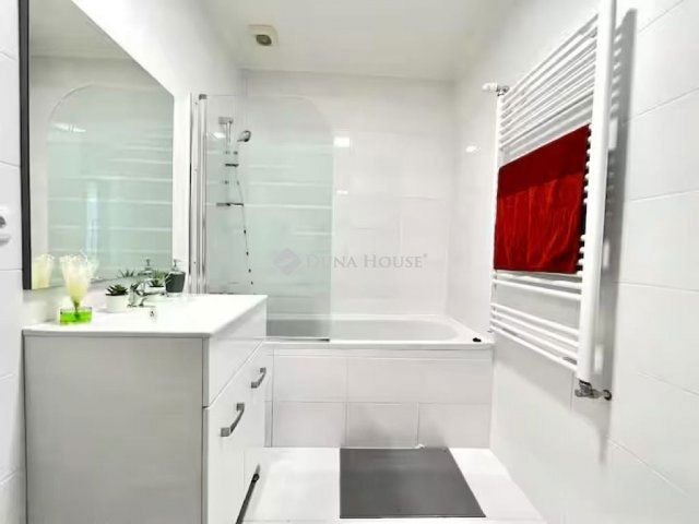 Eladó téglalakás, Budapesten, VII. kerületben 99.9 M Ft