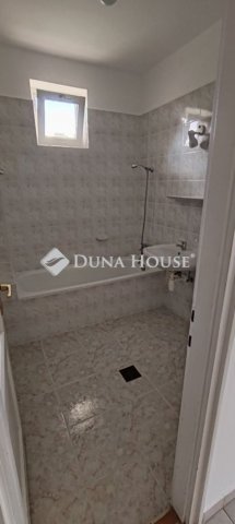 Eladó családi ház, Siklóson 89.9 M Ft, 5 szobás