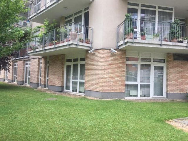 Eladó üzlethelyiség, XI. kerületben, Nádorliget utcában