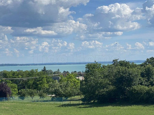 Eladó családi ház, Balatonkenesén 119 M Ft