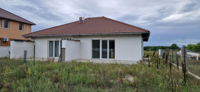 Eladó ikerház, Őrbottyánban 82 M Ft, 1+3 szobás