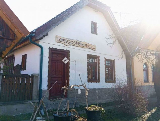 Eladó üzlethelyiség, Nagybörzsönyön 450 M Ft, 5+6 szobás