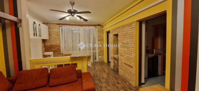 Eladó téglalakás, Fonyódon 57 M Ft, 3 szobás