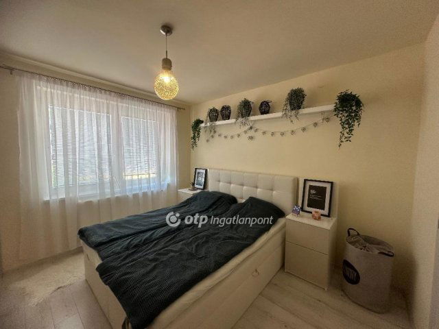 Eladó téglalakás, Nyíregyházán 59.99 M Ft, 2+1 szobás