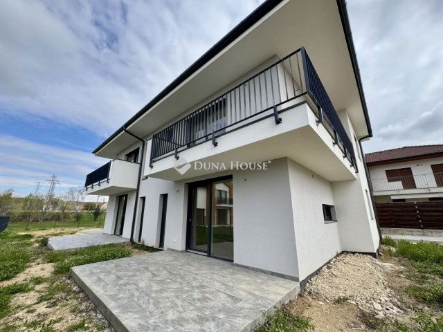 Eladó családi ház, Balatonfüreden 259 M Ft, 6 szobás