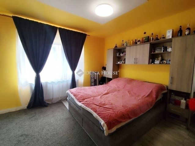 Eladó családi ház, Vecsésen 75 M Ft, 3 szobás