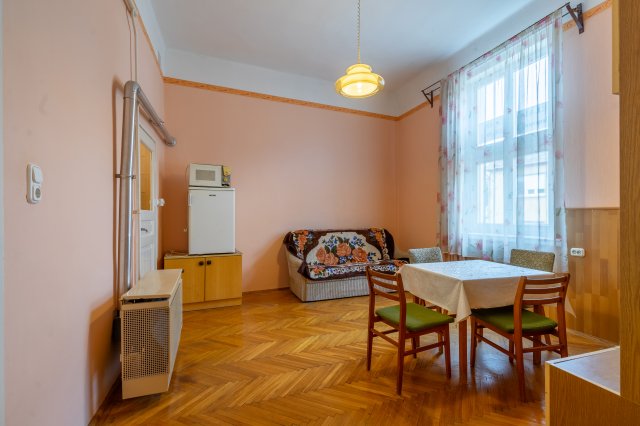 Eladó téglalakás, Baján 46.5 M Ft, 4+1 szobás