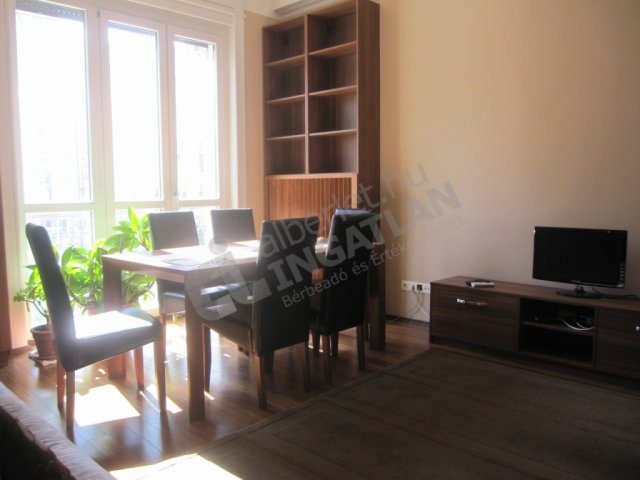 Kiadó téglalakás, albérlet, VII. kerületben, Károly körúton