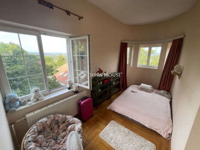 Eladó családi ház, Tahitótfalun 108.5 M Ft, 5 szobás