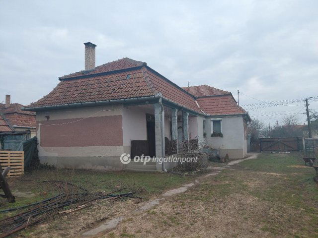 Eladó családi ház, Jászfényszarun 32 M Ft, 2+1 szobás