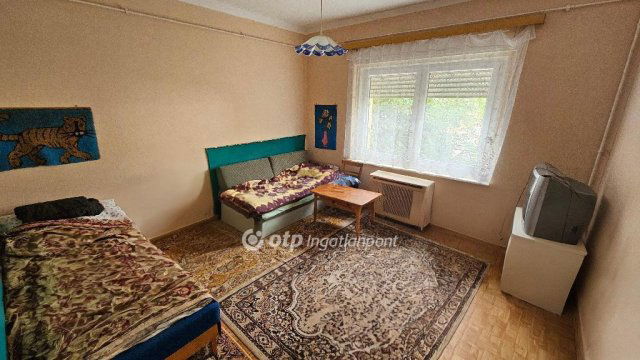 Eladó családi ház, Kerecsenden 32.9 M Ft, 3 szobás