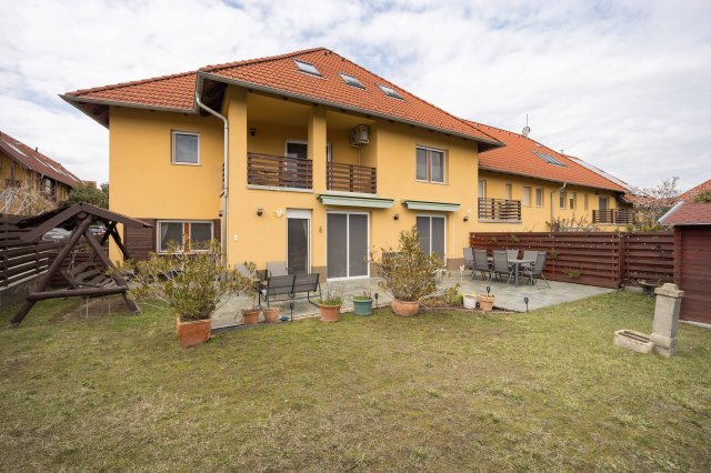 Eladó sorház, Szentendrén 219.99 M Ft, 5 szobás