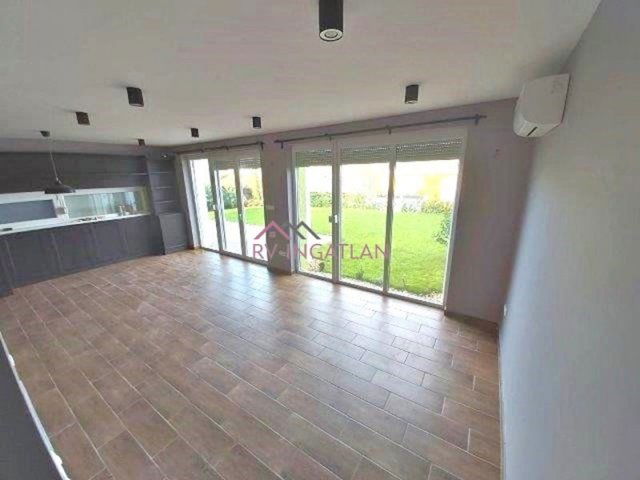 Eladó téglalakás, Érden, Fürdő utcában 230.76 M Ft, 7 szobás