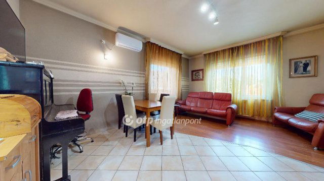 Eladó családi ház, Cegléden 74.9 M Ft, 4+1 szobás