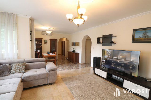 Eladó téglalakás, Szegeden 149.9 M Ft, 5 szobás