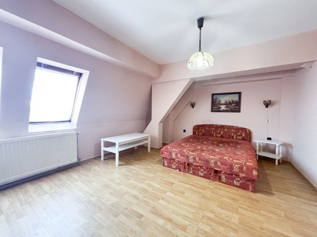 Eladó téglalakás, Kaposváron, Fő utcában 32.5 M Ft, 2 szobás