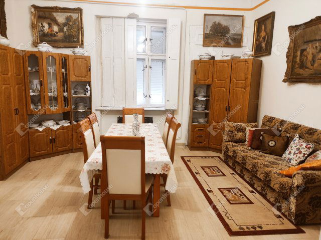 Eladó családi ház, Kisteleken 60 M Ft, 5 szobás