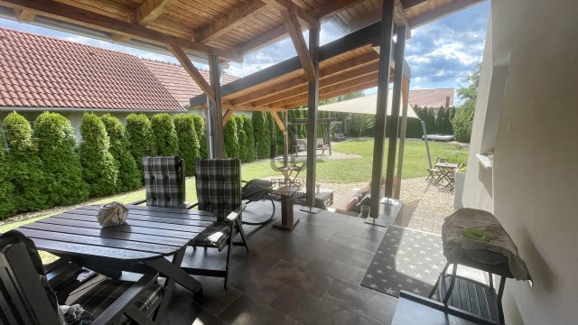 Eladó családi ház, Jákon 82.9 M Ft, 3 szobás