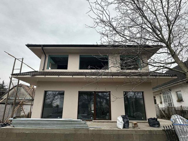 Eladó családi ház, Budapesten, XVI. kerületben 349.9 M Ft