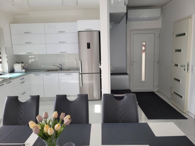 Eladó téglalakás, Baján 83 M Ft, 3 szobás