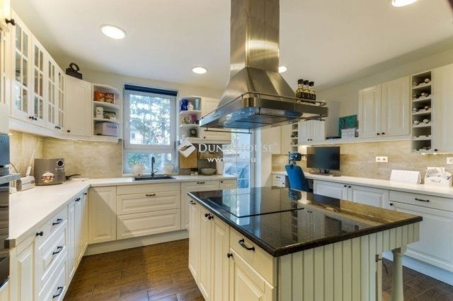 Eladó családi ház, Gödön 189 M Ft, 5 szobás