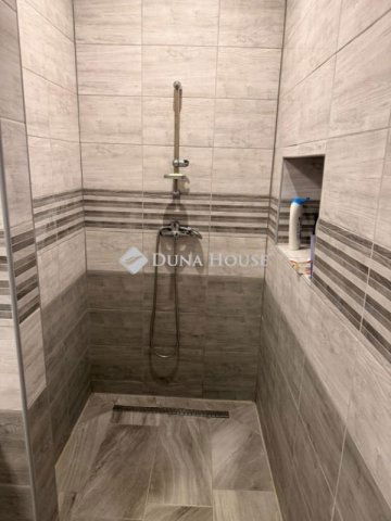 Eladó családi ház, Mohácson 134.9 M Ft, 9 szobás