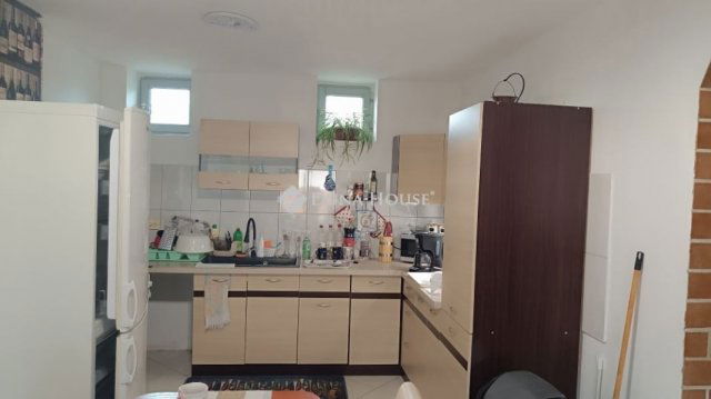 Eladó családi ház, Szentmártonkátán 49.9 M Ft, 4 szobás