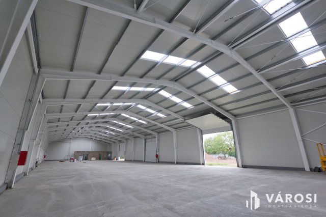 Kiadó ipari ingatlan, Békéscsabán 2000 E Ft / hó